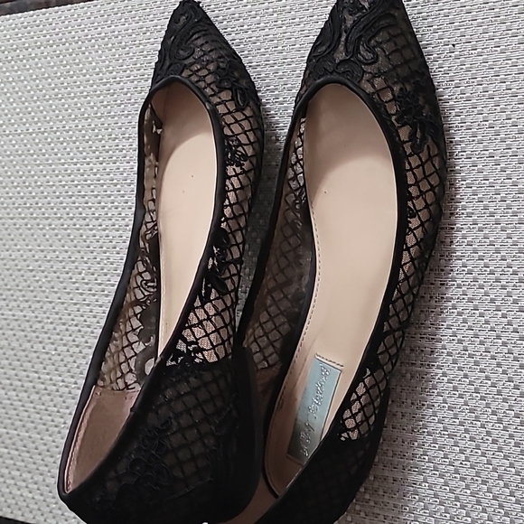 Betsy Johnson lace flats - Picture 2 of 4